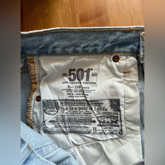 Levi’s 501® 150th Anniversary Light Wash Jeans – Floral Patched Knee – W28 L30 - Picture 9 of 15